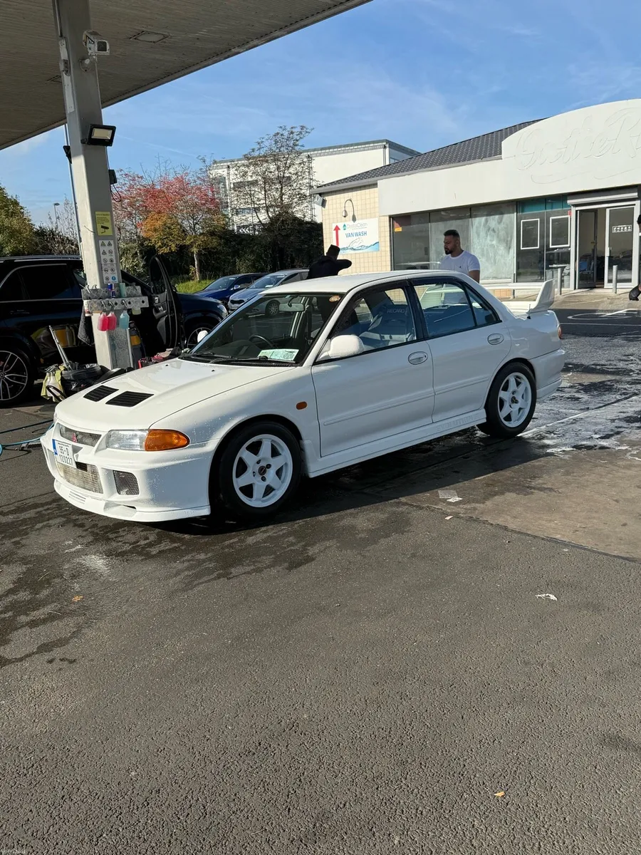 Mitsubishi Lancer Evo 3 - Image 2