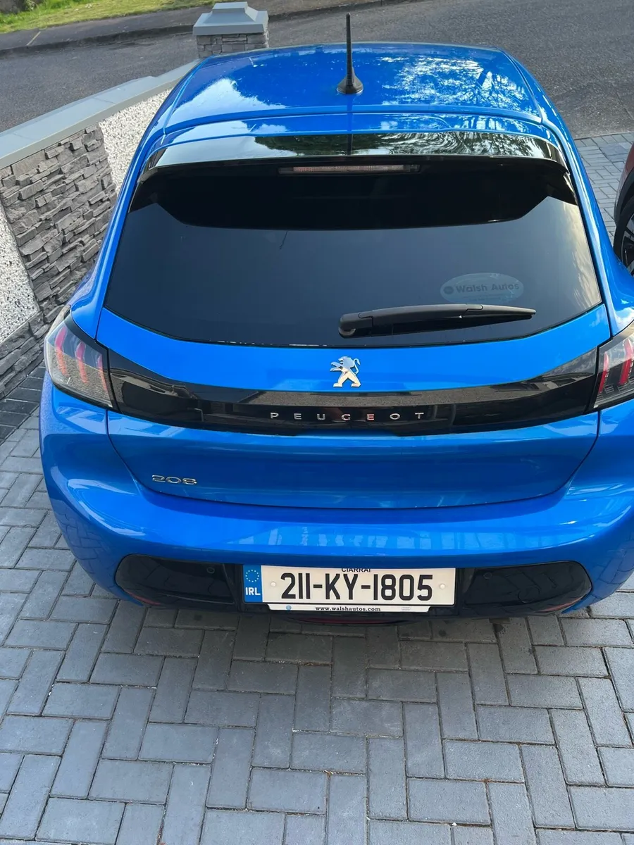 Peugeot 208 petrol - Image 3