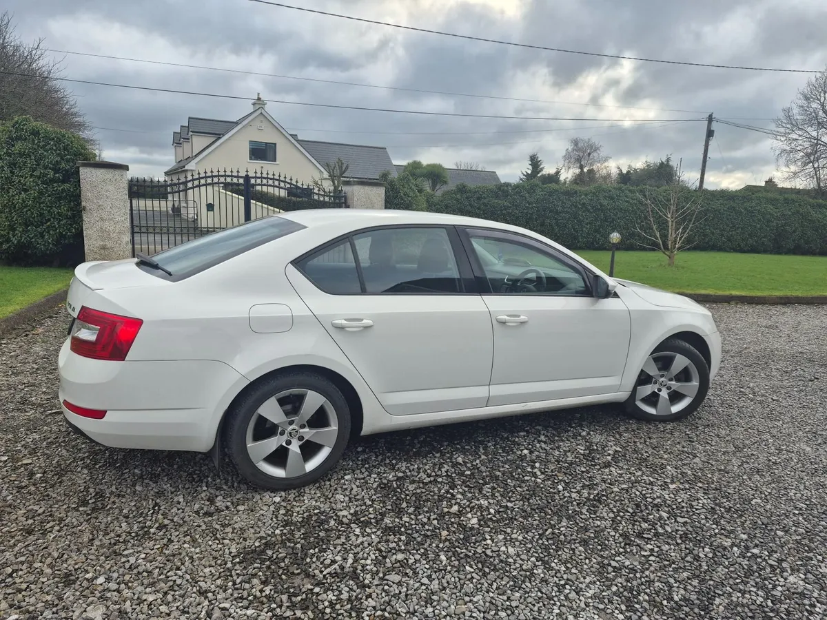 Skoda Octavia 2014 - Image 4