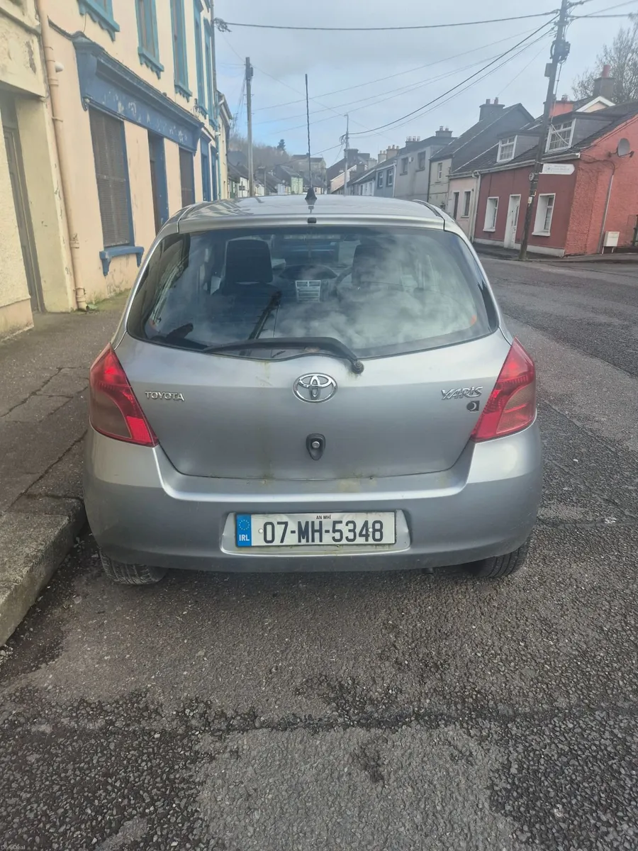 Toyota Yaris 2007 - Image 2