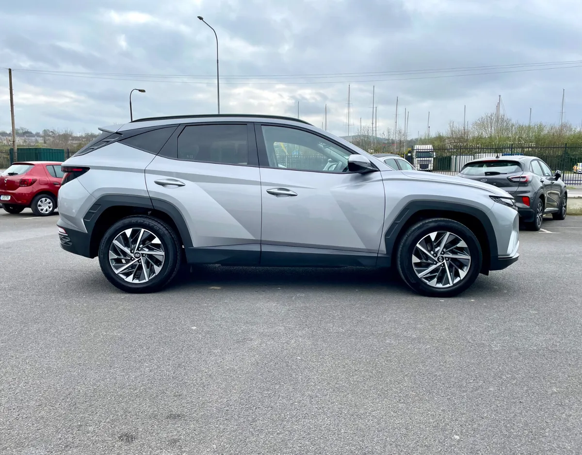Hyundai Tucson Executive 1.6 Diesel - Image 2