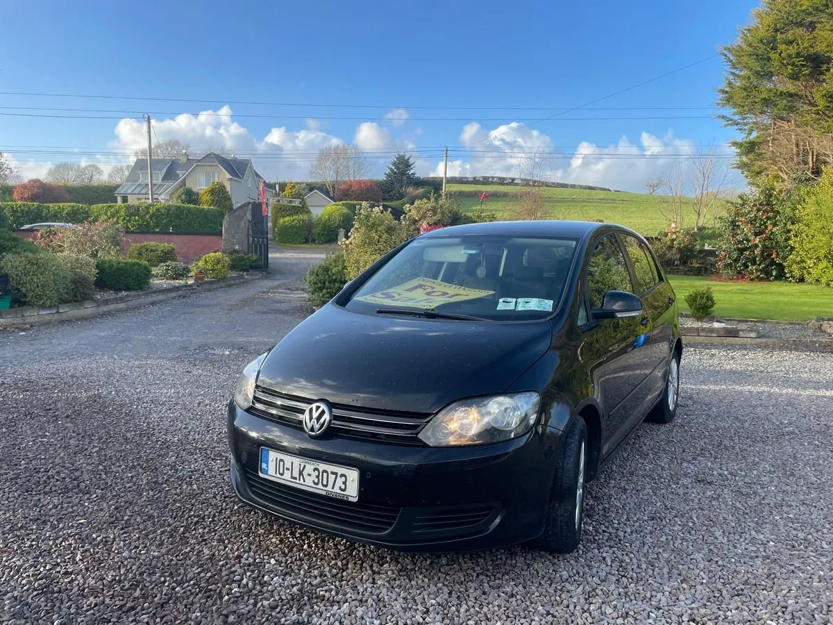 Volkswagen Golf 2010 1.6L - Image 1