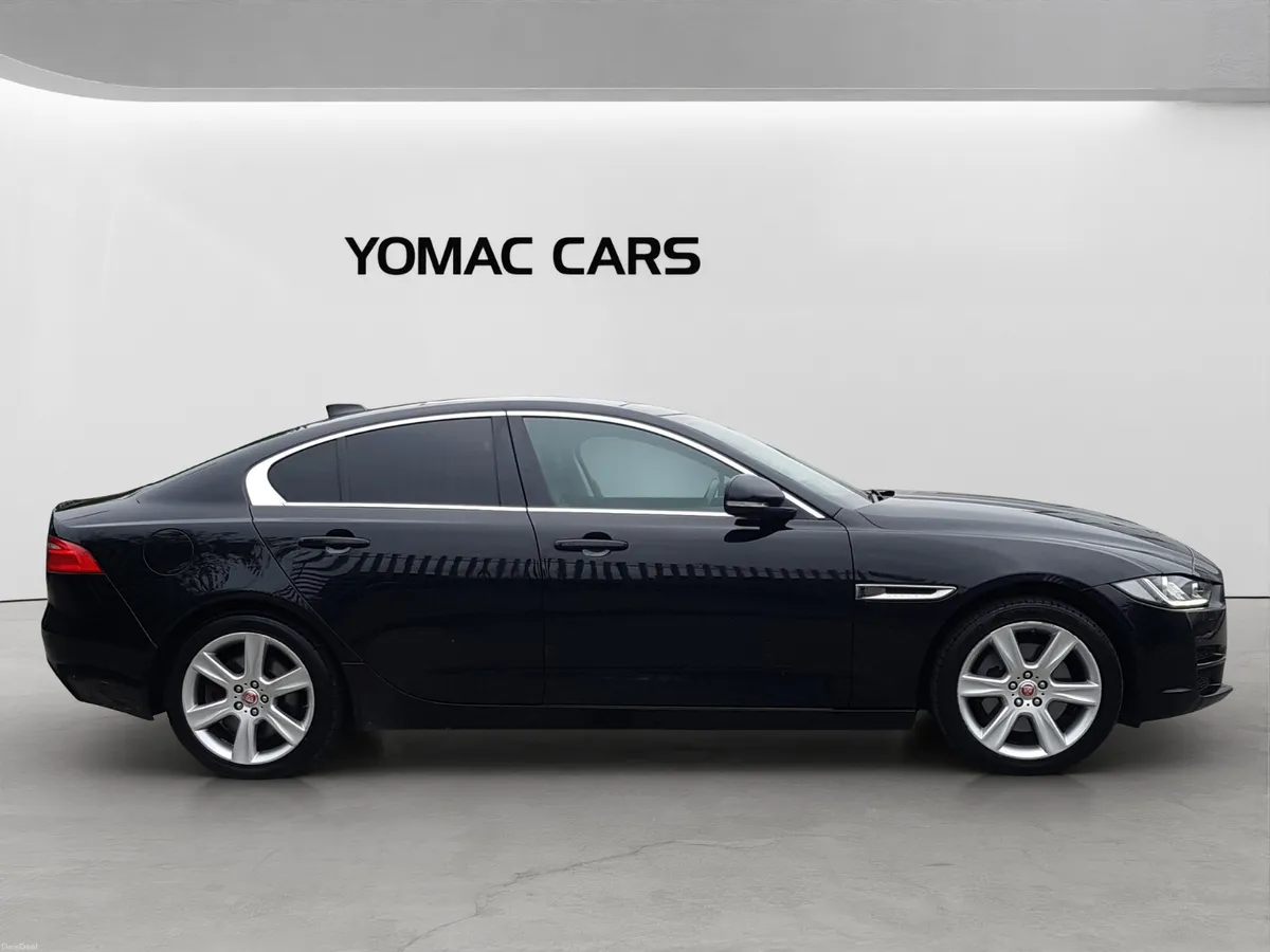 2017 JAGUAR XE PORTFOLIO AUTO 2.0D - Image 3