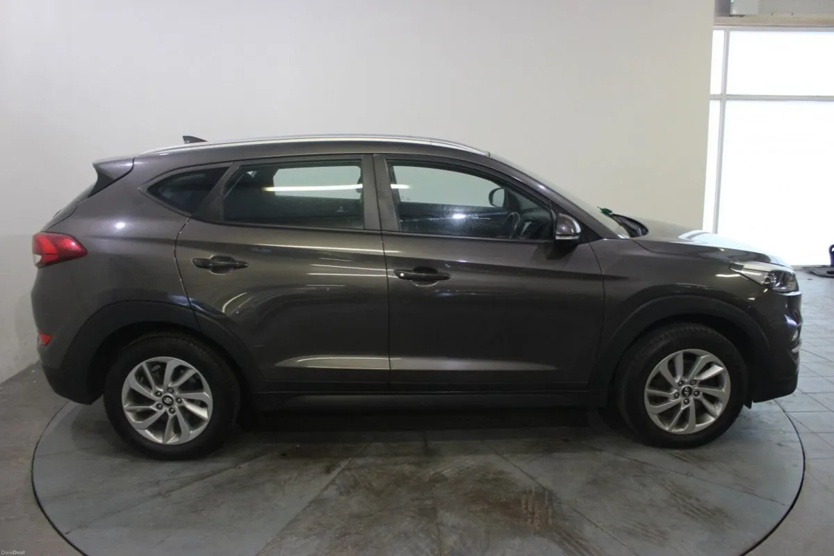 Hyundai Tucson 1.7 D SE NAV - TENDER 26 - Image 4