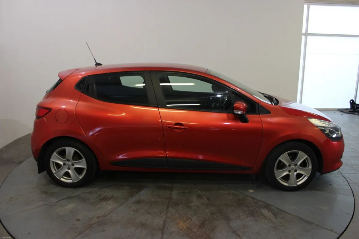 Renault Clio 1.2 16V 75 DYNAMIQUE - TENDER 23 - Image 3