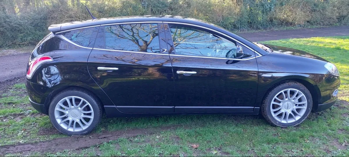 Chrysler Delta 2013 - Image 2