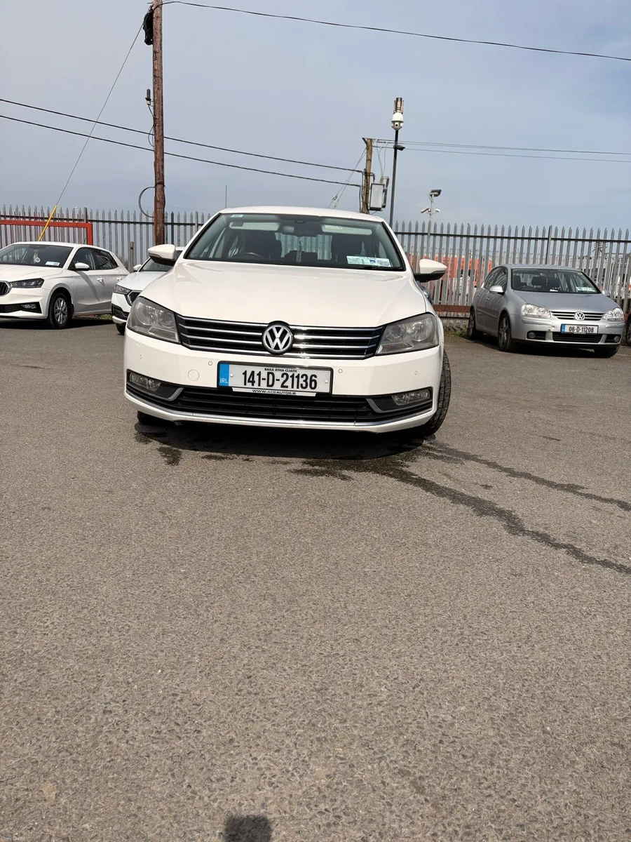 White Volkswagen Passat 1.6 TDI - Image 2