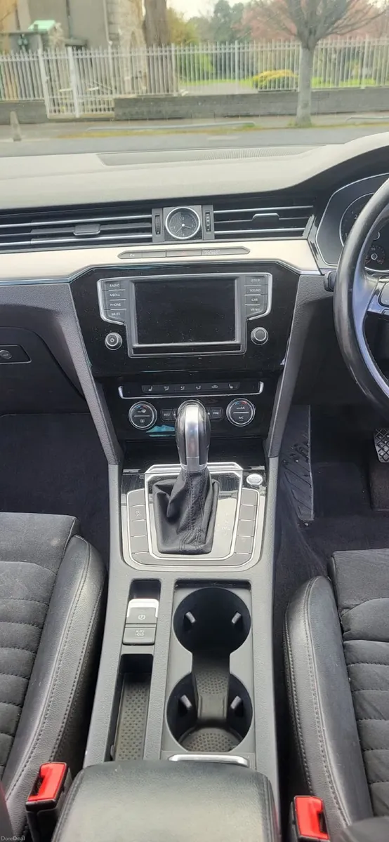 Volkswagen Passat 2015 Highline - Image 2