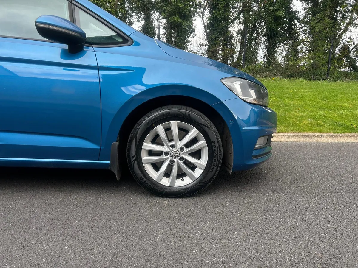 Volkswagen Touran 2017 (04/27,TAX09/26) - Image 2