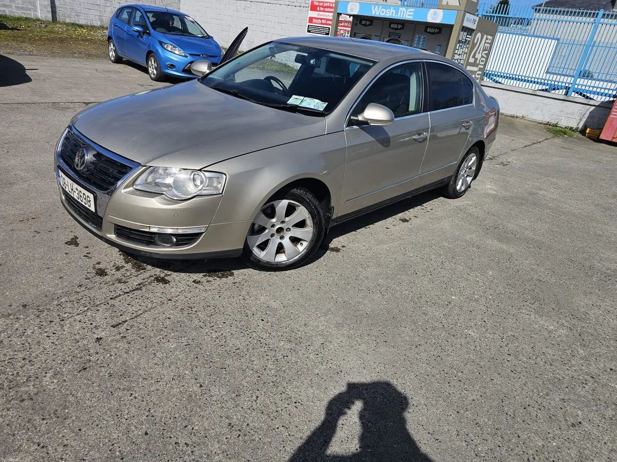 2008 Volkswagen Passat - Image 2