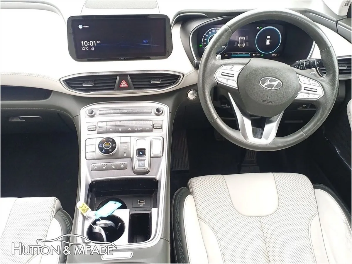 Hyundai Santa Fe Executive Plus PHEV 1.6 Petrol 5d - Image 4