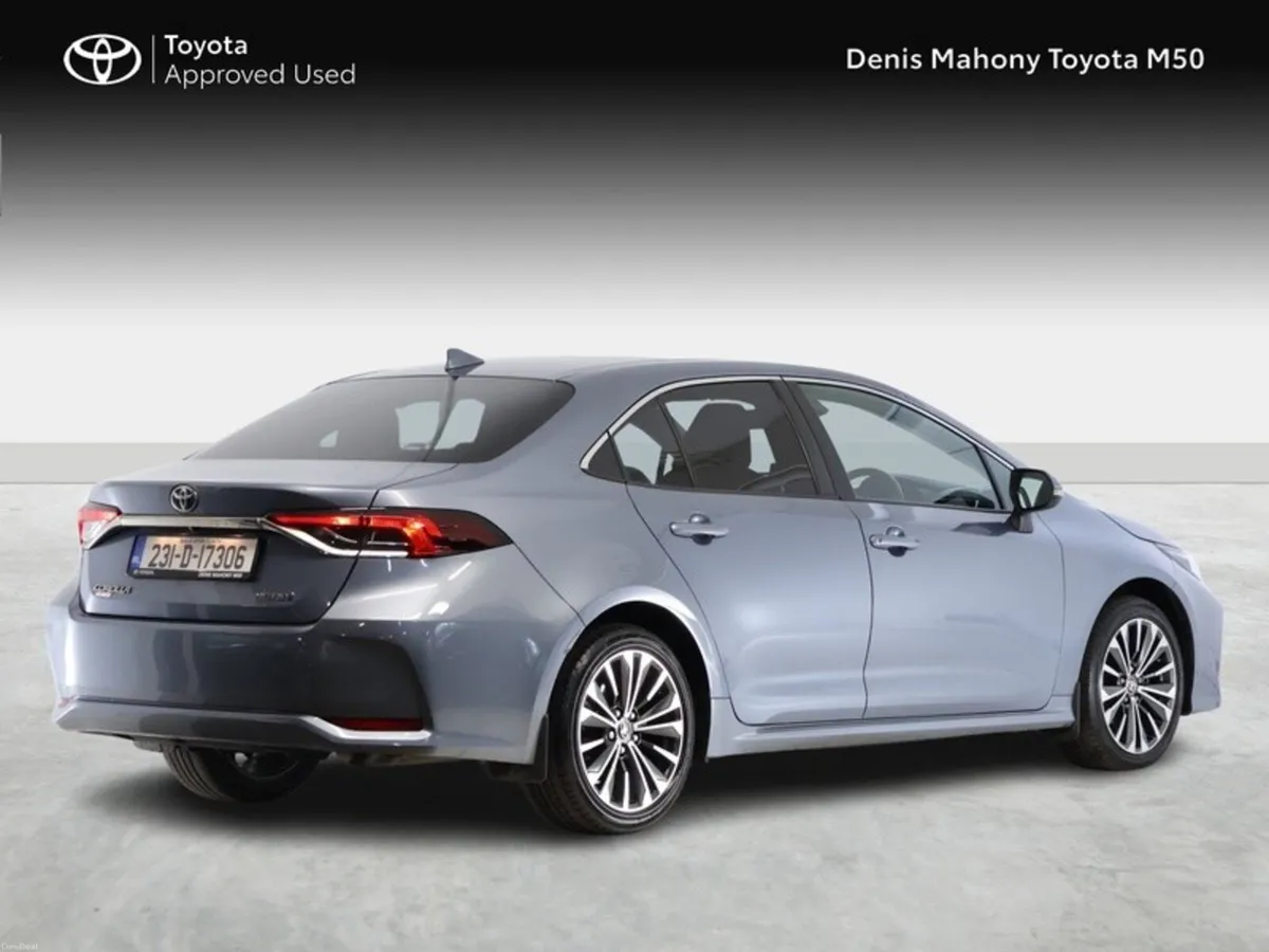 Toyota Corolla Luna Sport Saloon Hybrid - Image 2