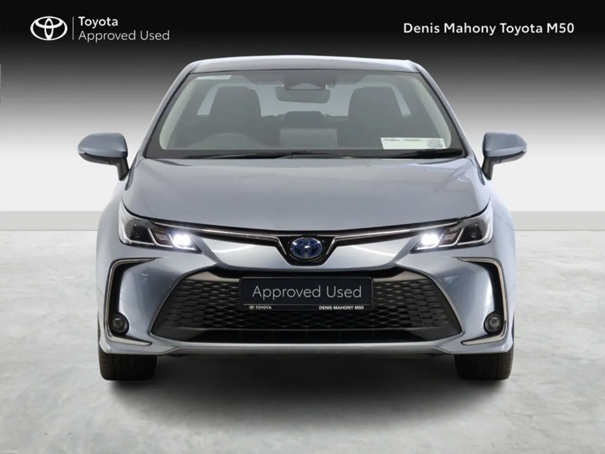 Toyota Corolla Luna Sport Saloon Hybrid - Image 5