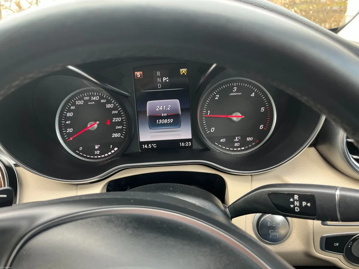 Mercedes-Benz C-Class 2018 - Image 3