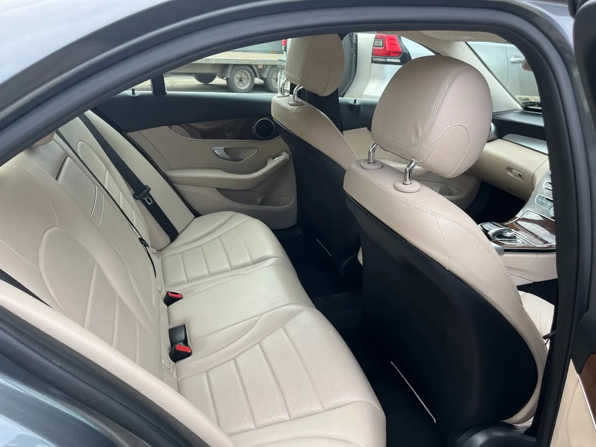 Mercedes-Benz C-Class 2018 - Image 4