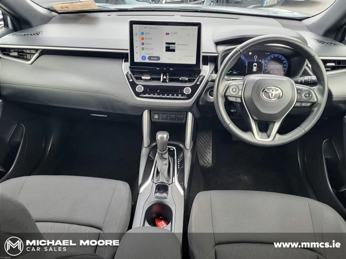 Toyota Corolla Cross 1.8 Petrol-Hybrid Luna Sport - Image 2