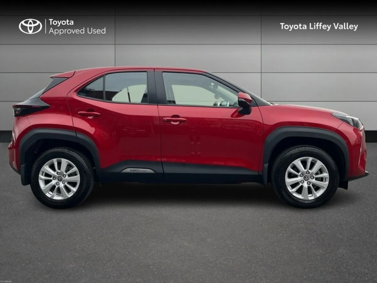 Toyota Yaris Cross YARIS CROSS HYBRID LUNA - Image 3