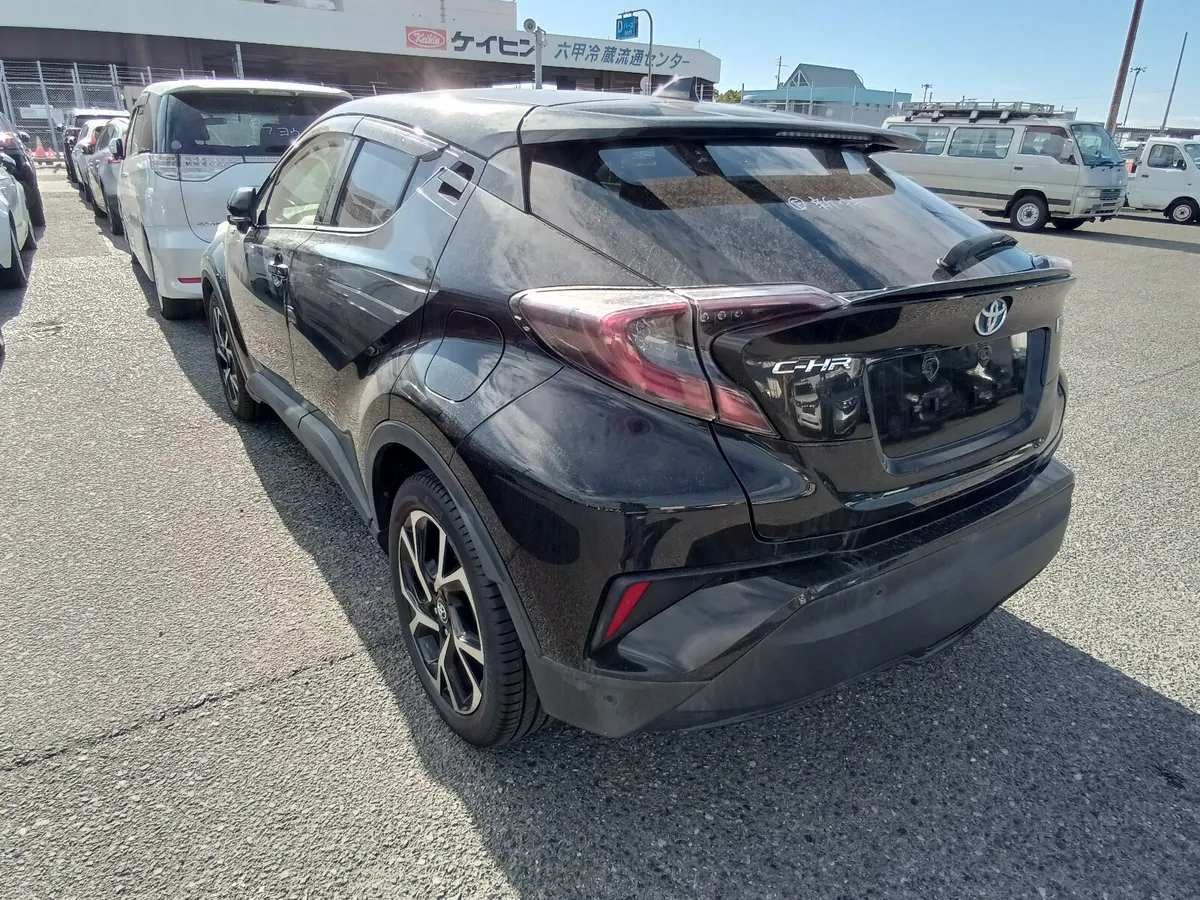 2017 Toyota CHR Hybrid Automatic - Image 4