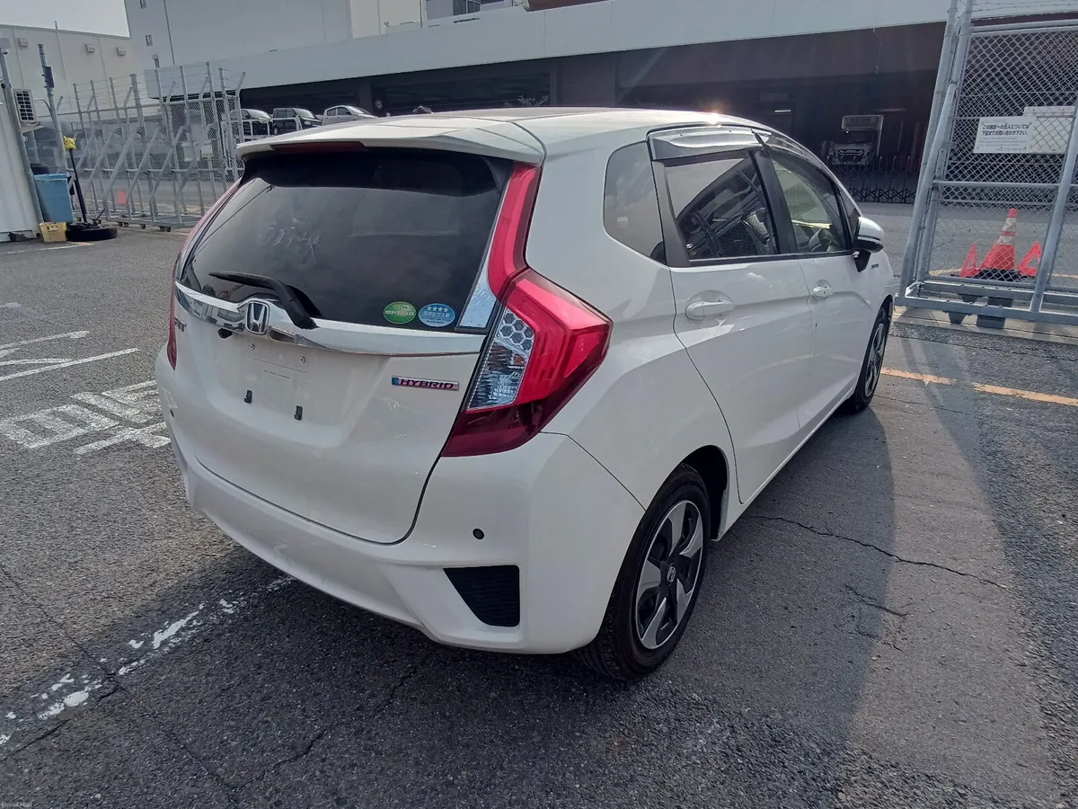 2017 Honda Fit Hybrid Automatic - Image 3