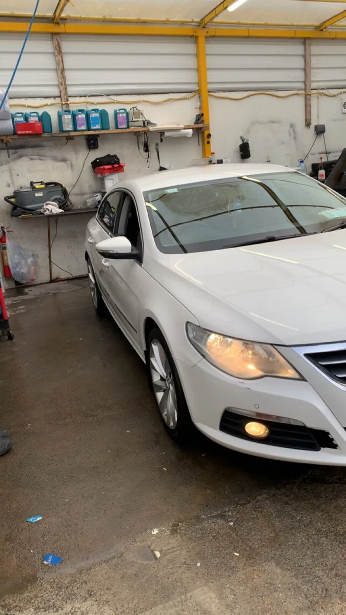 Volkswagen Passat CC - Image 2