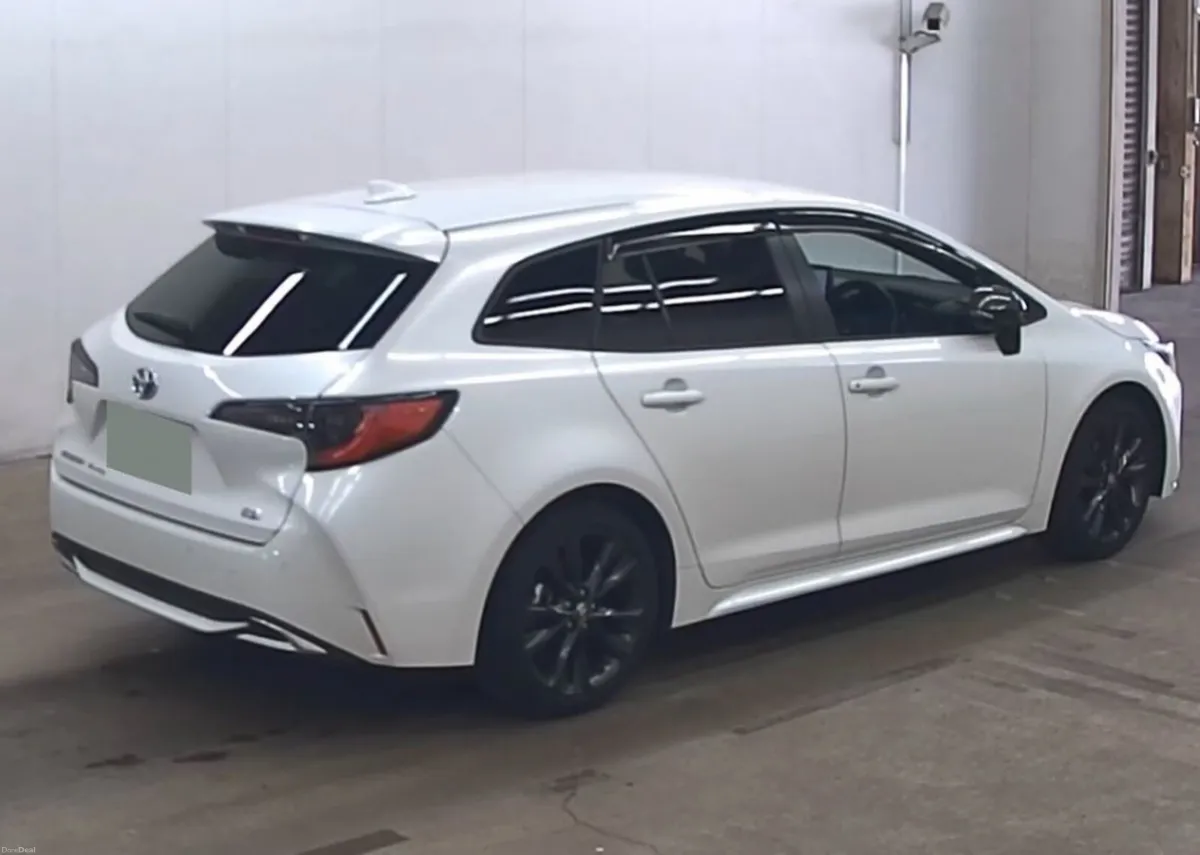 2023 Toyota Corolla Touring Hybrid Automatic - Image 3