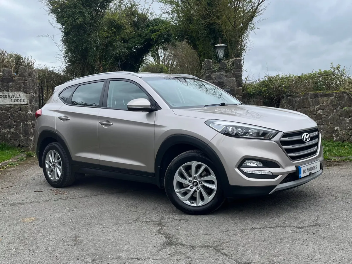 Hyundai Tucson 1.7 D Executive SE - Image 3