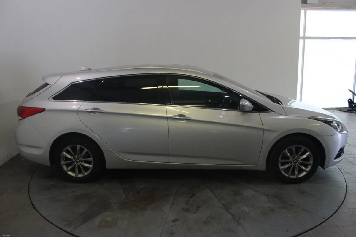 Hyundai i40 SE NAV 1.7 Diesel - TENDER 33 - MILEAG - Image 3