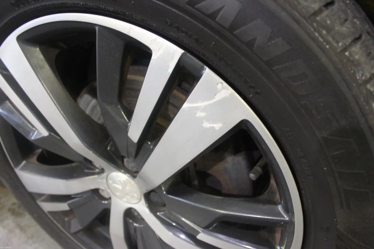 Peugeot 3008 1.5 BlueHDi 130bhp Allure - TENDER 32 - Image 3