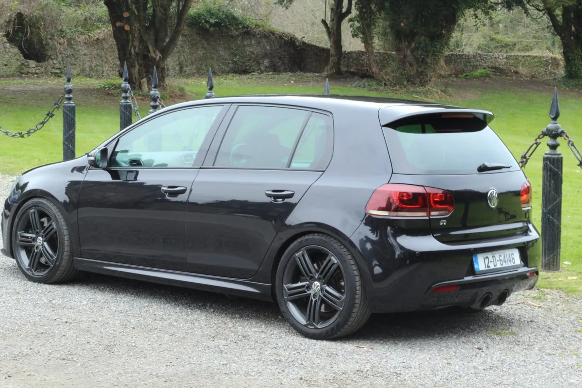 2012 Volkswagen Golf R - Image 4