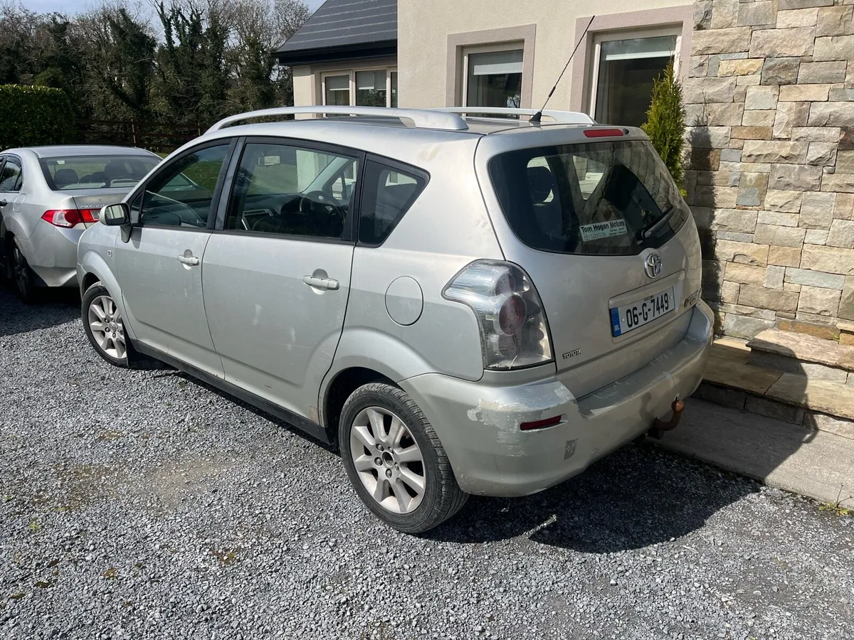 Toyota Corolla verso 12 months nct - Image 3