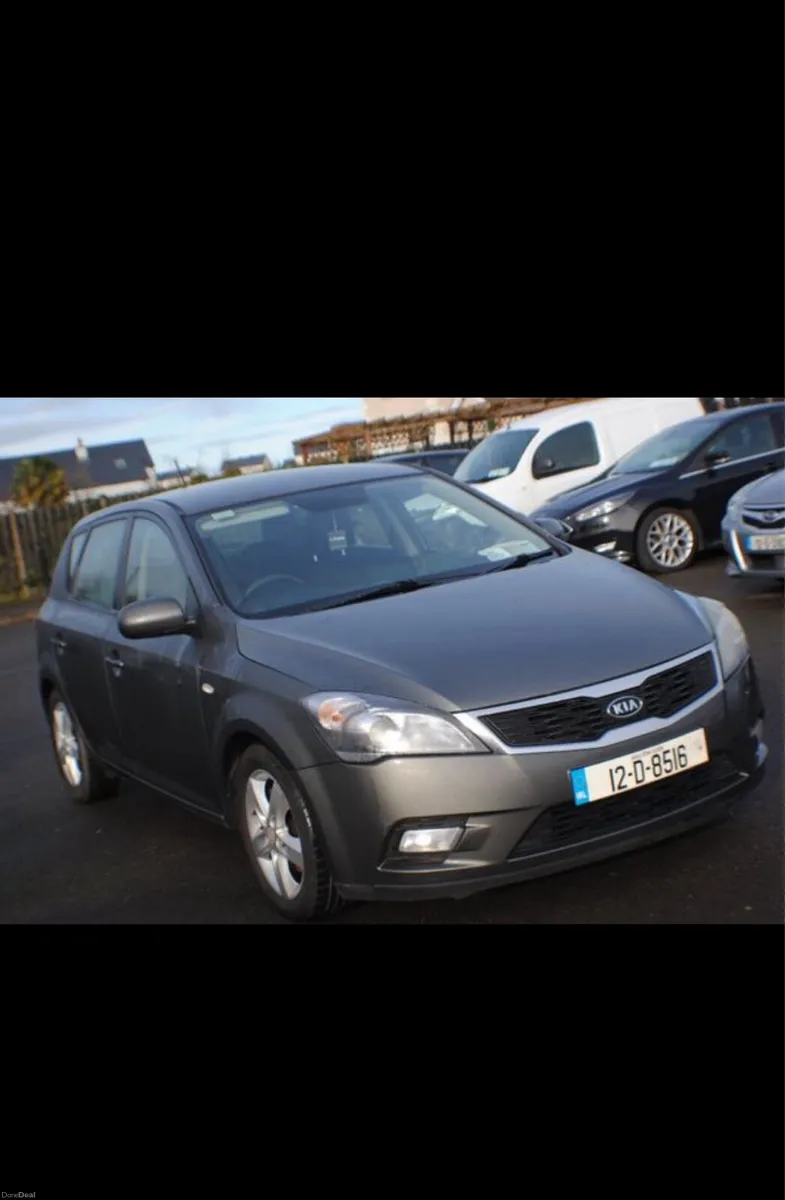 Kia Ceed 2012 Automatic hatchback - Image 1