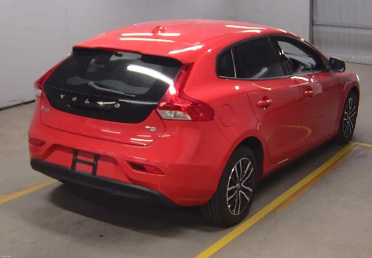 2018 Volvo V40 Kinetic Automatic - Image 3