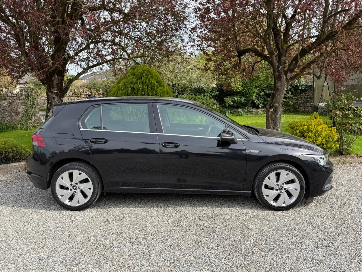 Volkswagen Golf Style - Image 3