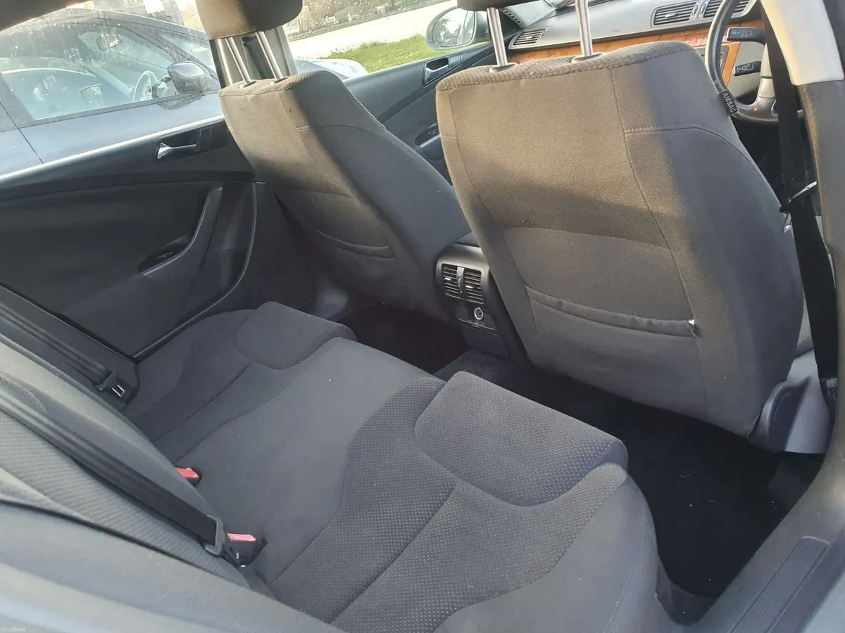 Volkswagen Passat 2006 - Image 3