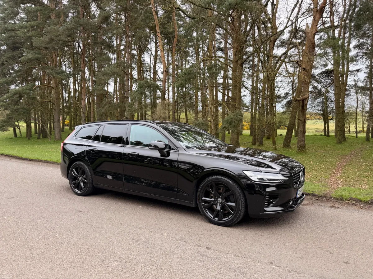 Volvo V60 2021 AWD R Design - Image 1