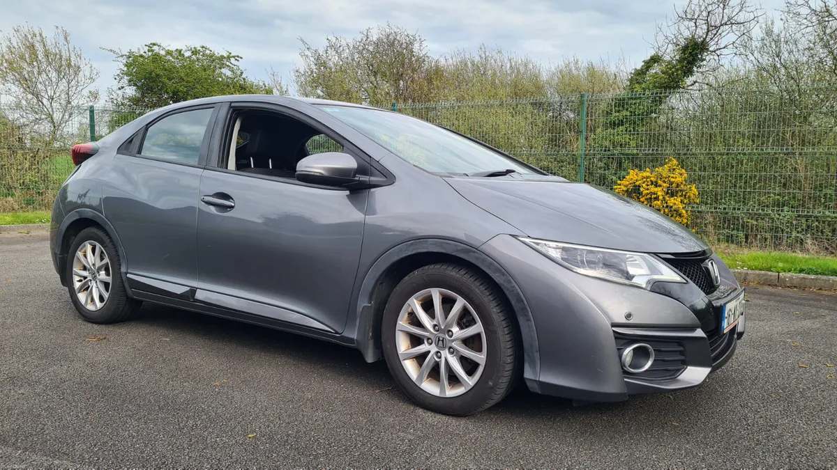 Honda Civic 2016 - Image 1