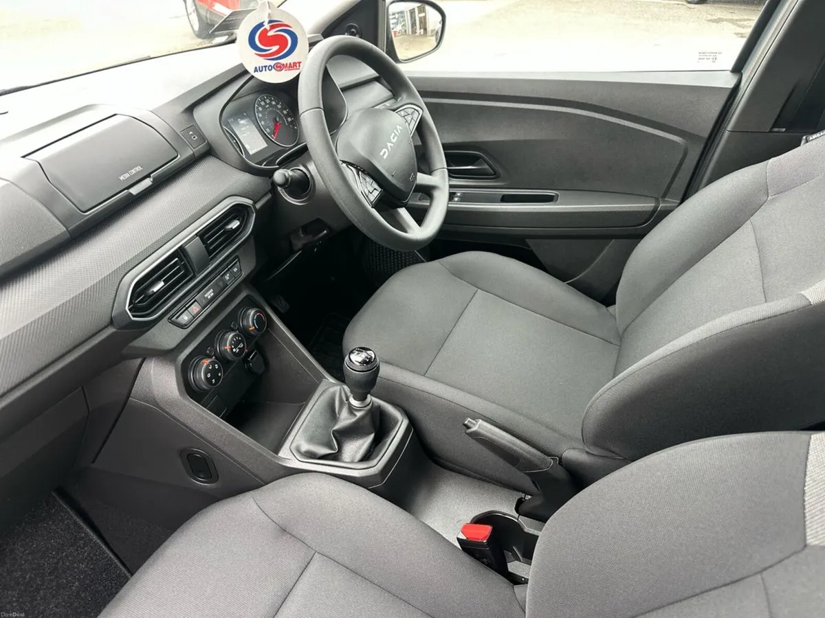 Dacia Sandero ESSENTIAL TCe 90HP GSR2 - Image 3