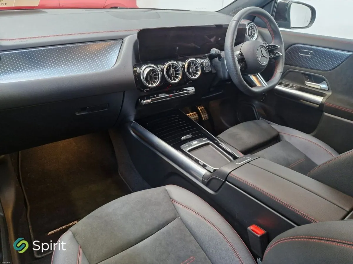 Mercedes-Benz EQA 250 PLUS URBAN EDITION AMG Line - Image 4