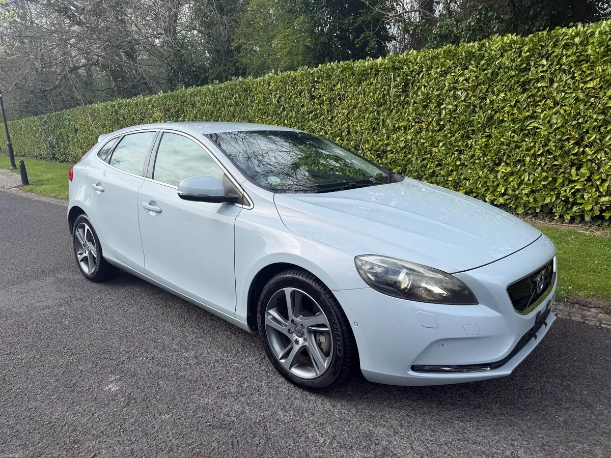 Volvo V40 2.0 D4 -Auto -New NCT - Image 1