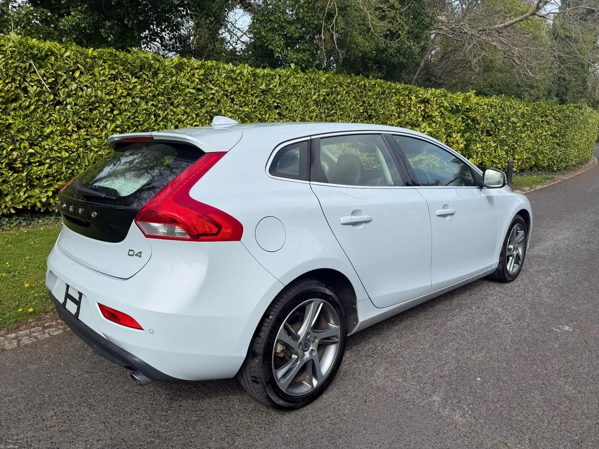 Volvo V40 2.0 D4 -Auto -New NCT - Image 4
