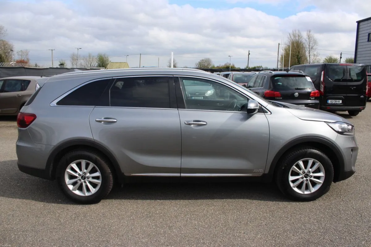 Kia Sorento 2.2 K1 4x4 5 seats - TENDER 37 - WARNI - Image 2