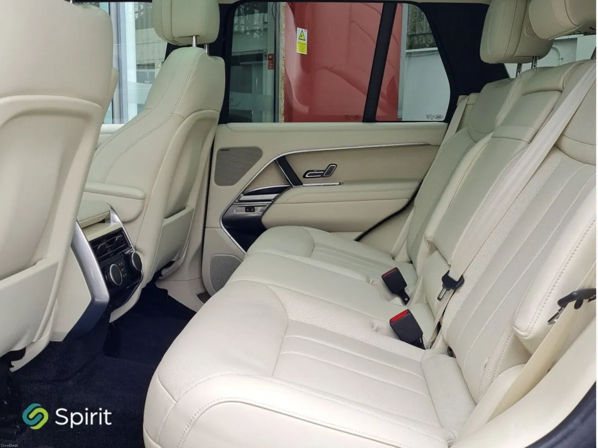 Land Rover Range Rover SWB 3.0  PHEV 3 YEARS WARRA - Image 5