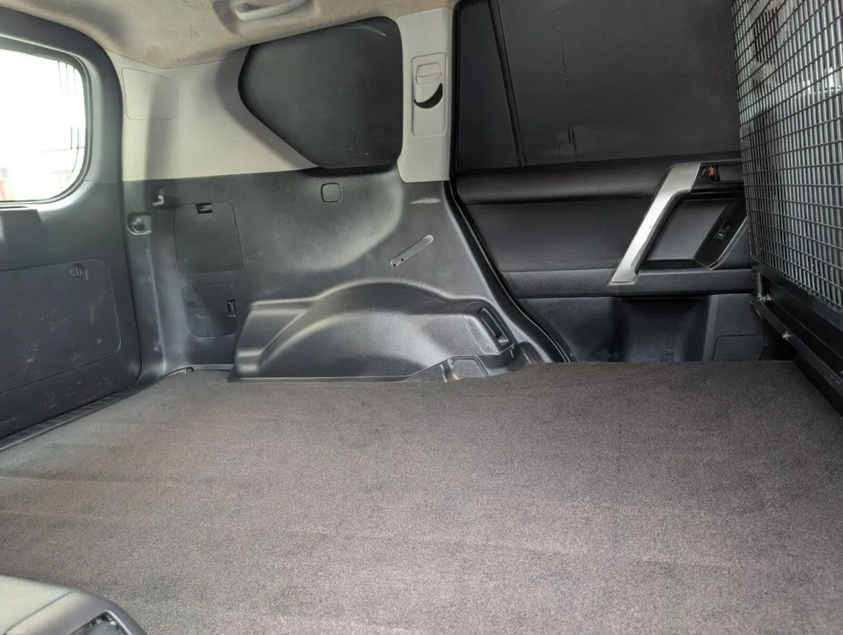 Toyota Land Cruiser LANDCRUISER LWB - Image 6