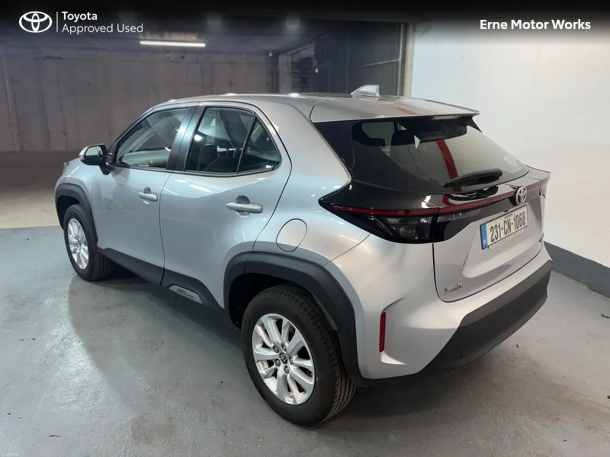 Toyota Yaris Cross YARIS CROSS LUNA - Image 3