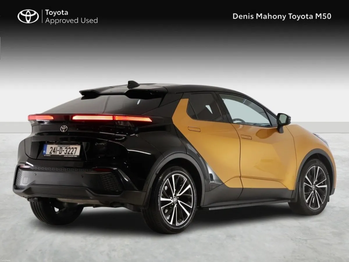 Toyota C-HR Premiere Edition Hybrid - Image 2