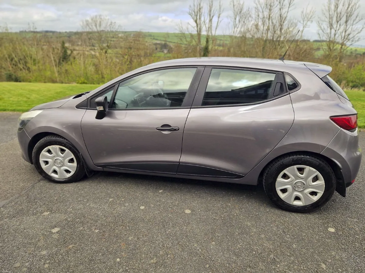 Renault Clio 2013 TCE 90 - Perfect first car - Image 4