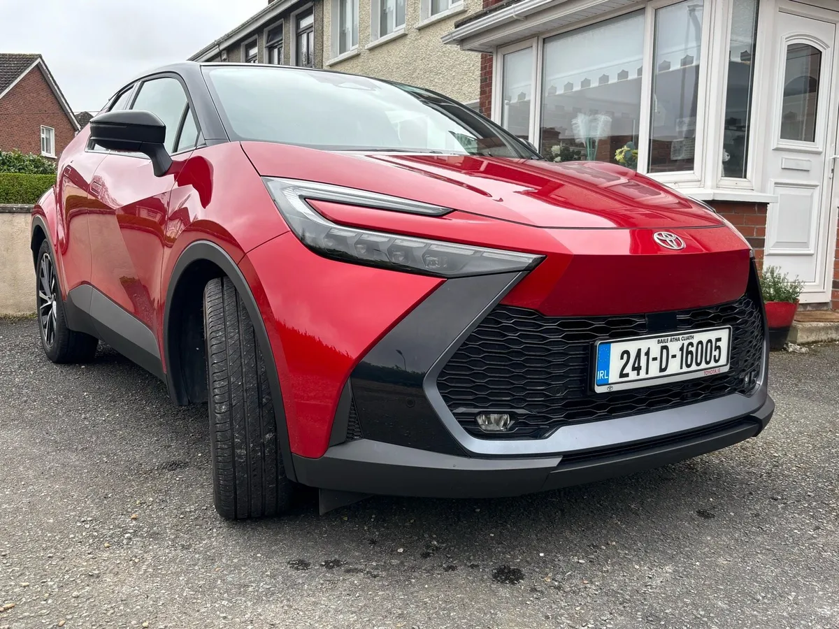 Toyota CHR SOL 2024 - Image 1