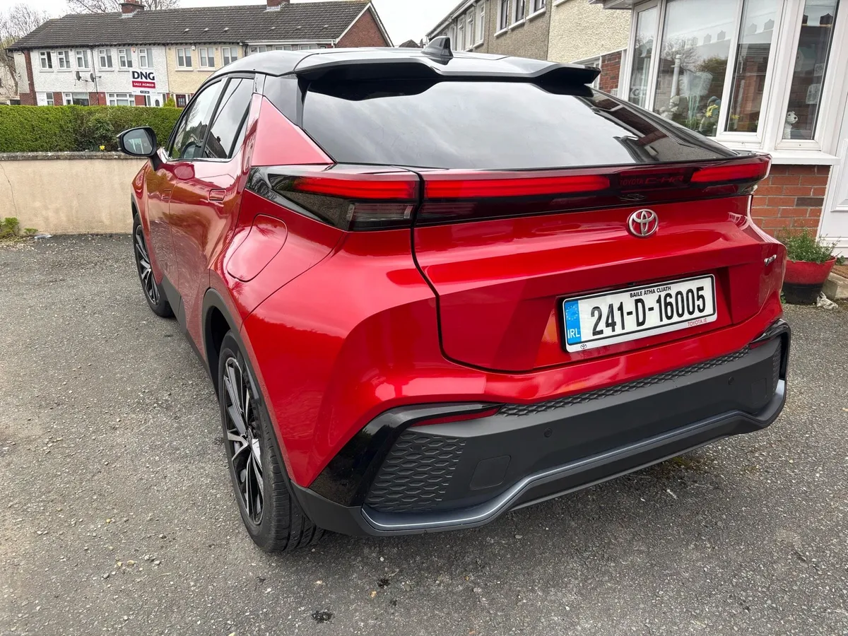 Toyota CHR SOL 2024 - Image 3