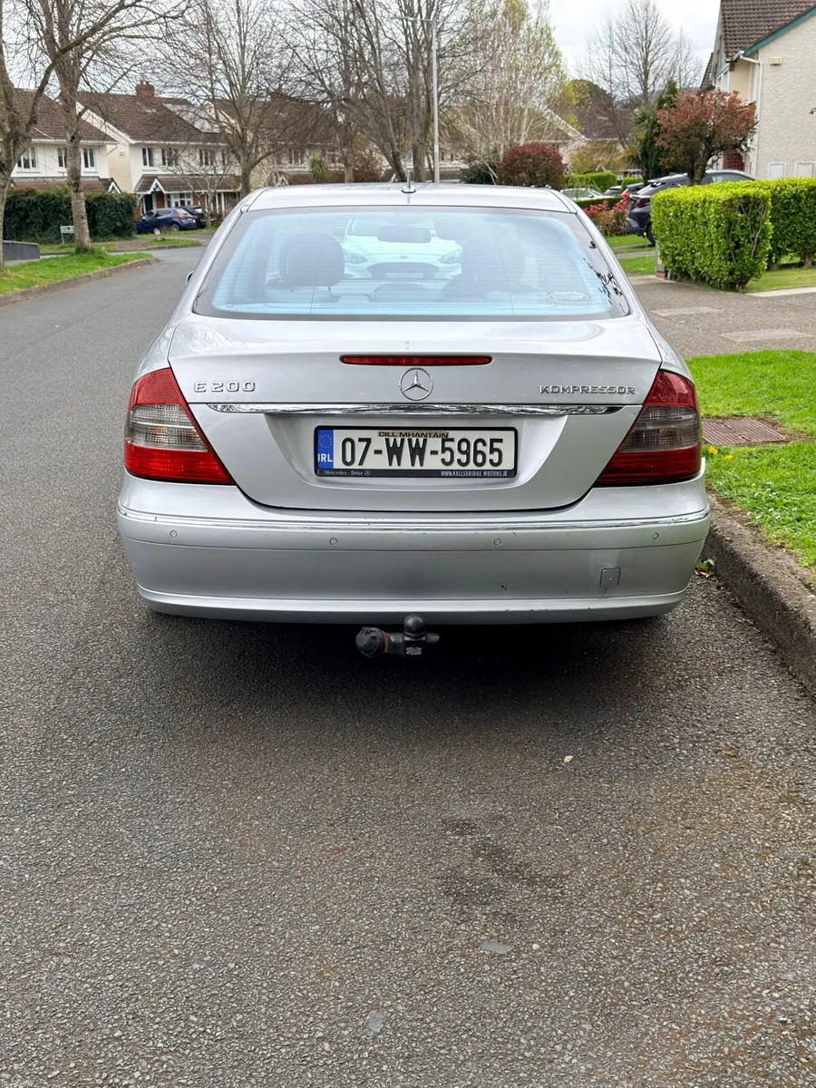 Mercedes-Benz E-Class 2007 - Image 4