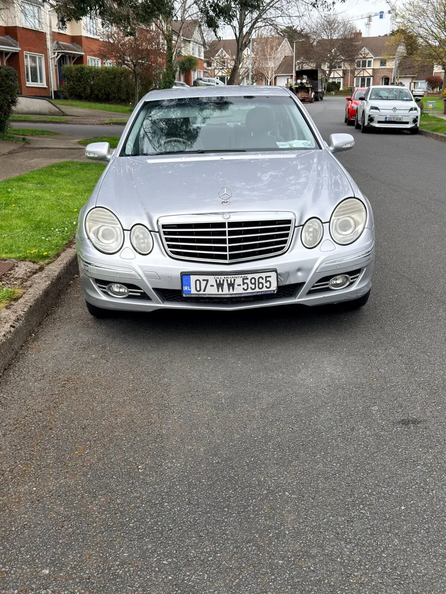 Mercedes-Benz E-Class 2007 - Image 1